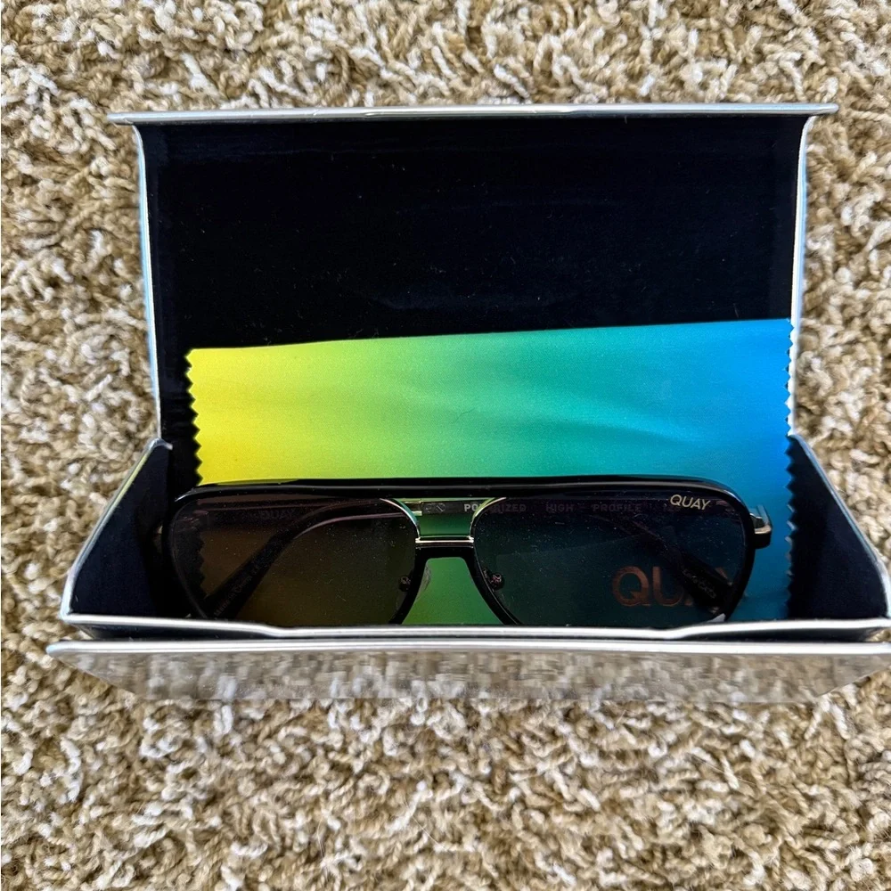 QUAY High Profile Sunglasses NWOT - Picture 3 of 10